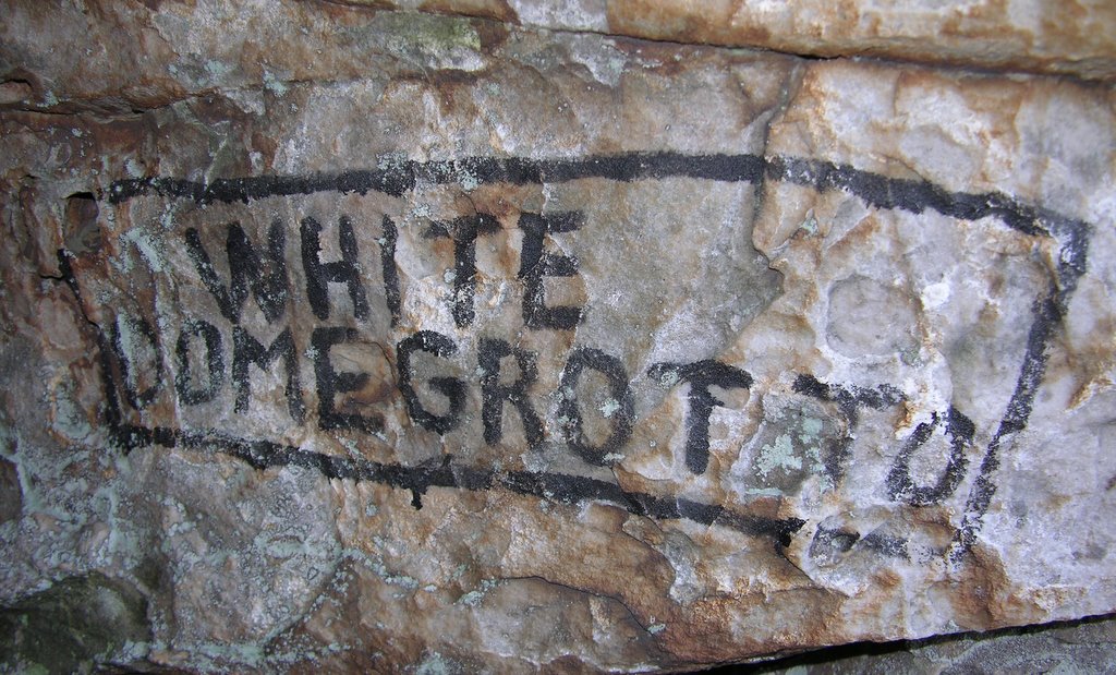 White Dome Grotto Cave [Name][][20041125][PSwart]